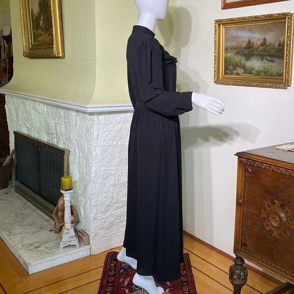 Retro Black Ruffle, Lace & Puffy Sleeves Maxi Dress - Picture 4 of 9